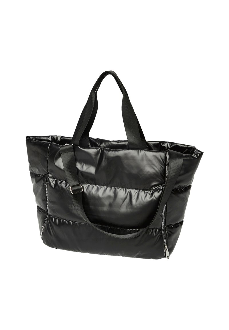 Sac fourre-tout noir rembourré avec une finition brillante. Comprend deux anses, une poche latérale zippée et un design matelassé pour plus de texture.