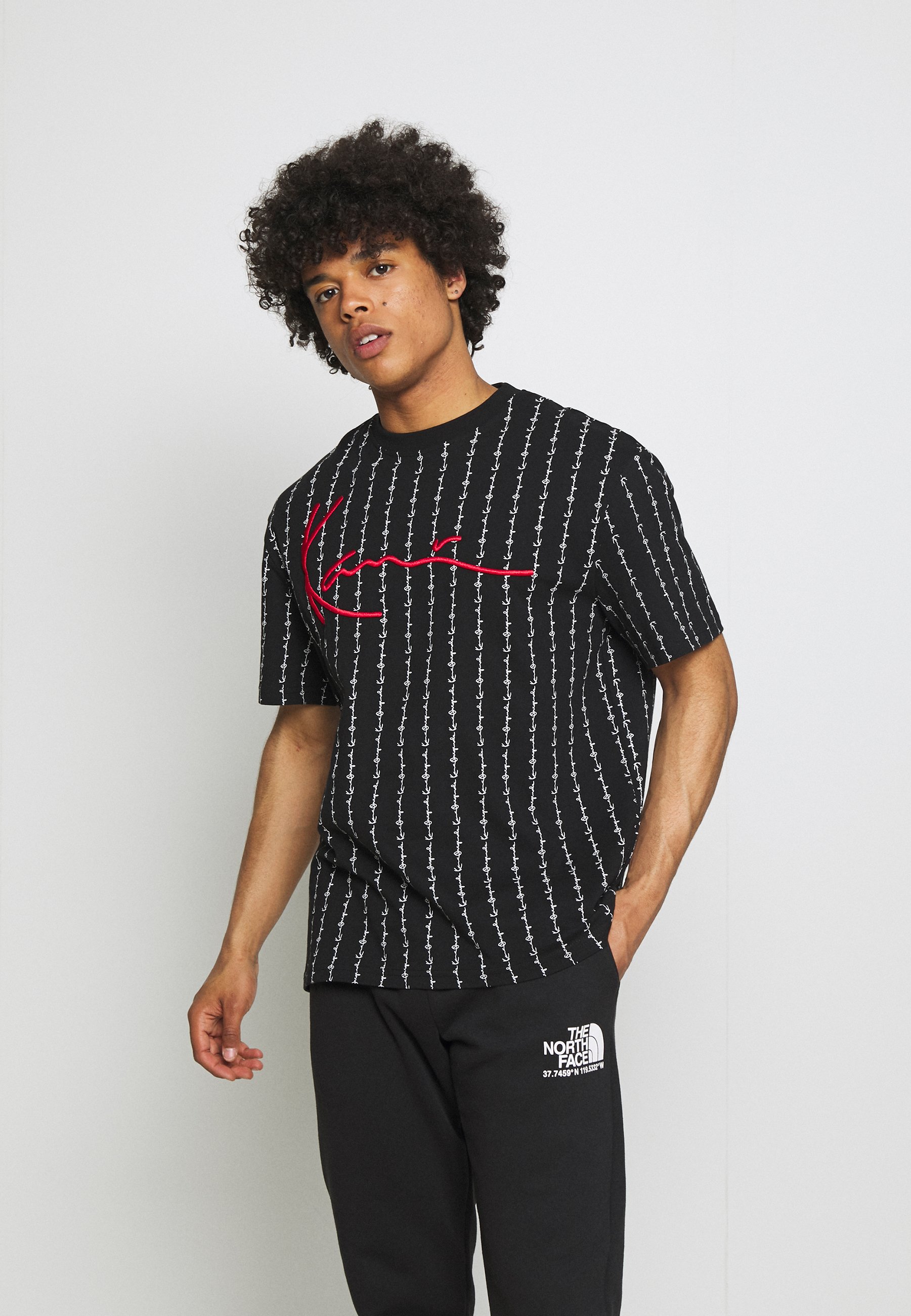 Karl Kani SIGNATURE LOGO PINSTRIPE TEE 