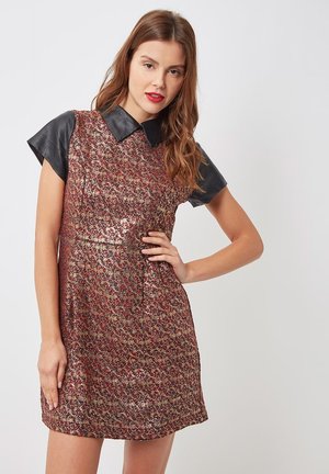 FLORAL - Vestido informal - burdeos