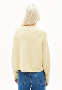 ARMEDANGELS MERINAA - Strickpullover - early yellow