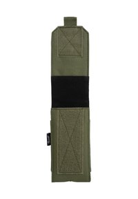Borsa in tessuto verde con chiusura in velcro, caratterizzata da una superficie testurizzata, dettagli cuciti e un anello superiore per attaccarla o appenderla.