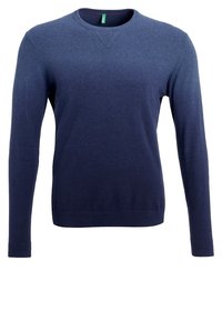 Marinblå tröja i mjukt material, med långa ärmar, rund halsringning och ribbad nederkant och ärmslut med en subtil gradienteffekt.