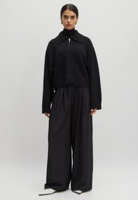 EDITED Strickjacke - schwarz