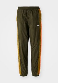 Unselected, expedition green