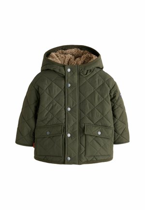 Chaqueta acolchada verde oliva para niño pequeño con capucha forrada en suave forro polar marrón, botones de presión delanteros y dos bolsillos con solapa y botón de presión.