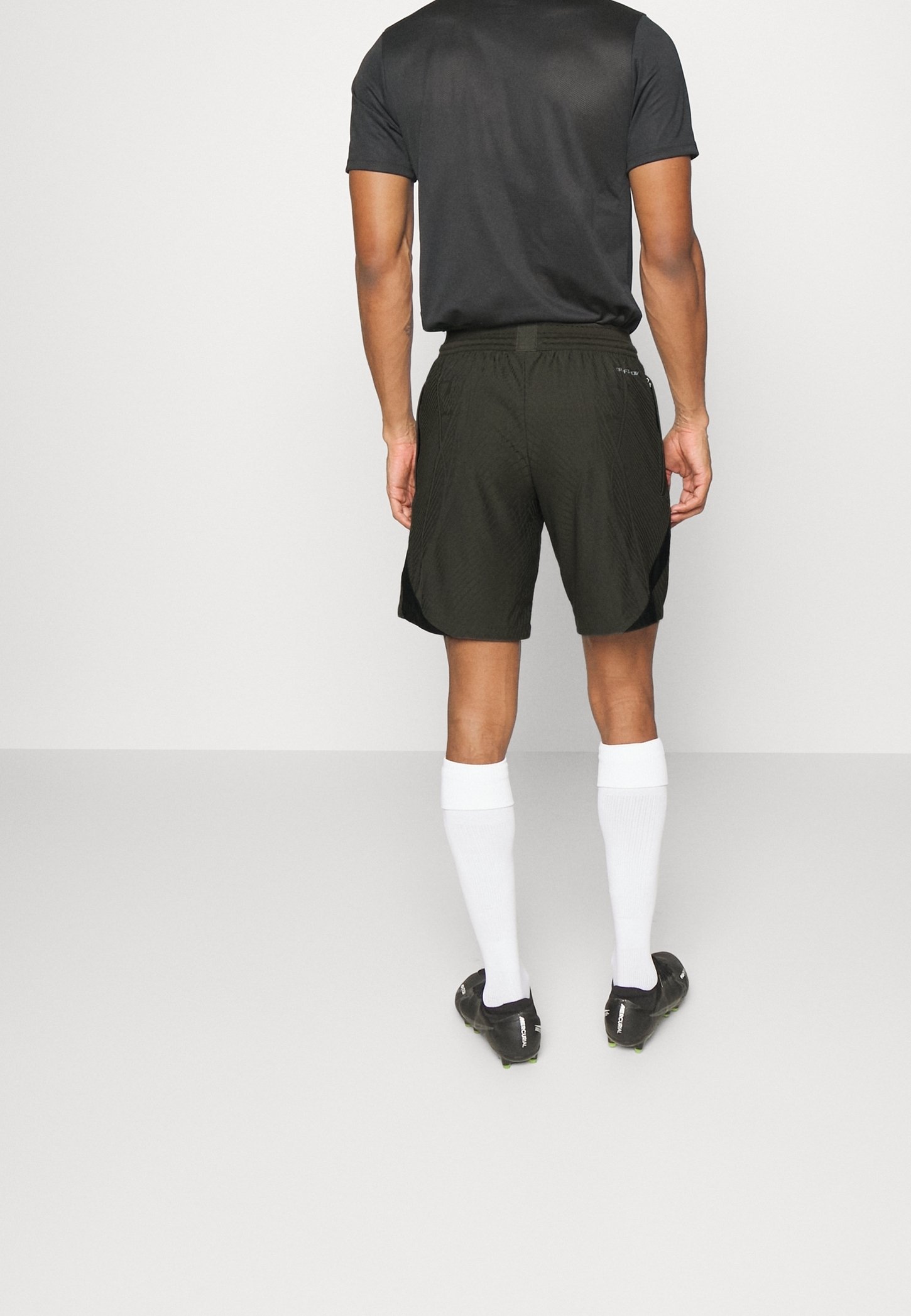 Nike Performance Sports shorts olive (Pre-owned) Zalando