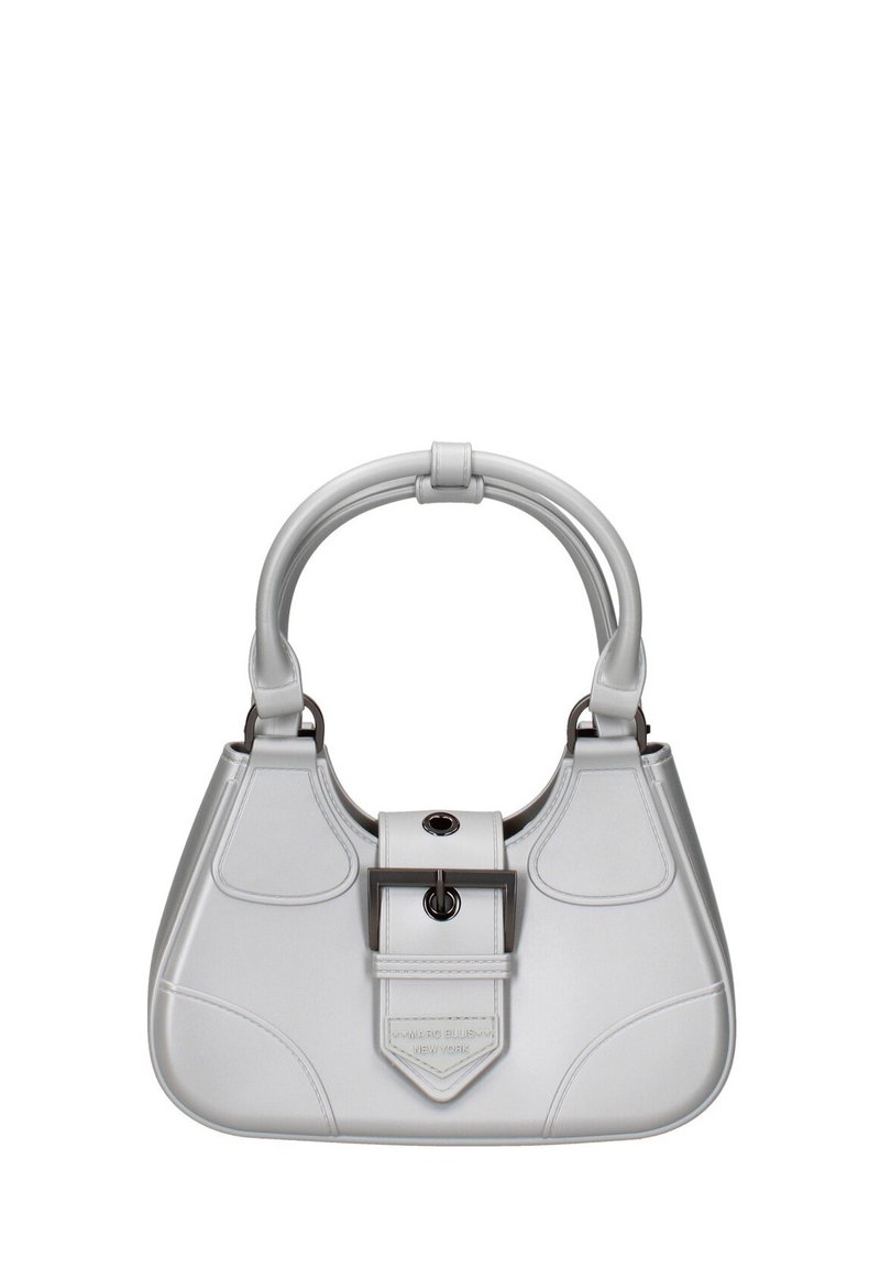 Silberne Leder-Handtasche mit strukturierter Form, ausgestattet mit einer Frontschnellverschluss, runden Griffen und dezenten Prägungen.