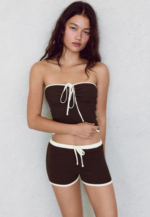 Bershka, CONTRAST PIPING BANDEAU TOP - Débardeur - dark brown