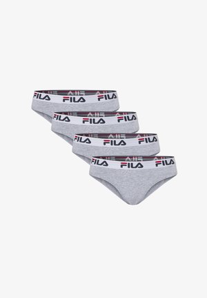 Cztery szare majtki marki Fila z białym pasem z logo Fila w kolorach czerni i czerwieni, ułożone w stos.