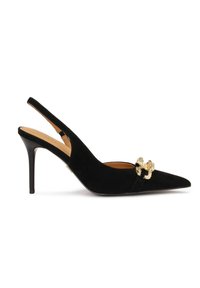 Décolleté slingback in velluto nero con punta affusolata, caratterizzate da una fibbia decorativa dorata. Il tacco è sottile e misura circa 10 cm.