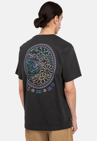 Element Printtipaita - kta