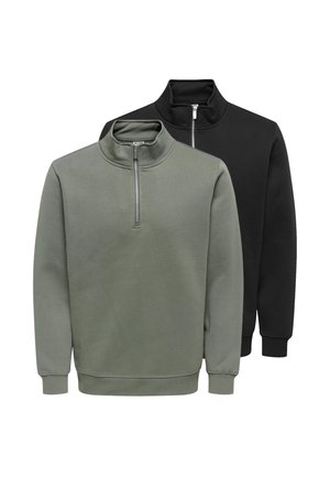 To sammenlagte sweatshirt med kvart lynlås, den forreste i olivengrøn og den bagerste i sort, begge med ribstrikkede manchetter og stående kraver.