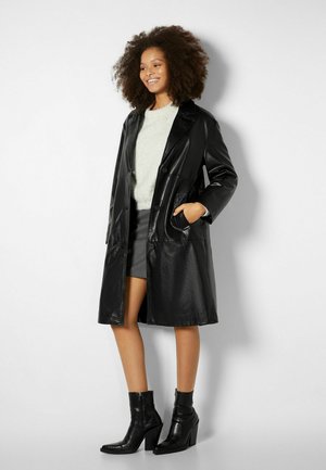Classic coat - black