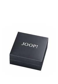 Scatola quadrata nera con una finitura testurizzata, caratterizzata da un logo argentato "JOOP!" sulla parte superiore. Design chiuso con un aspetto minimalista.