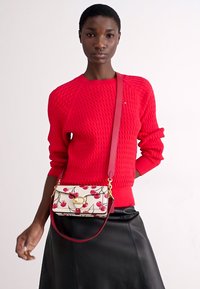 COACH CHERRY PRINT TABBY SHOULDER BAG - Axelremsväska - chalk