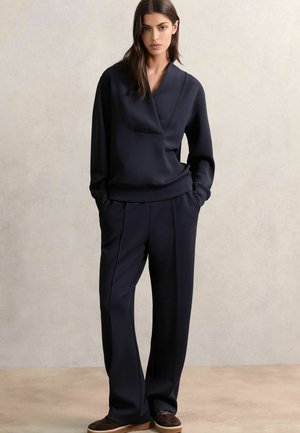 Reiss, PETITE FIT - JEMMA MODAL BLEND INTERLOCK WIDE LEG JOGGERS  . - Træningsbukser - navy