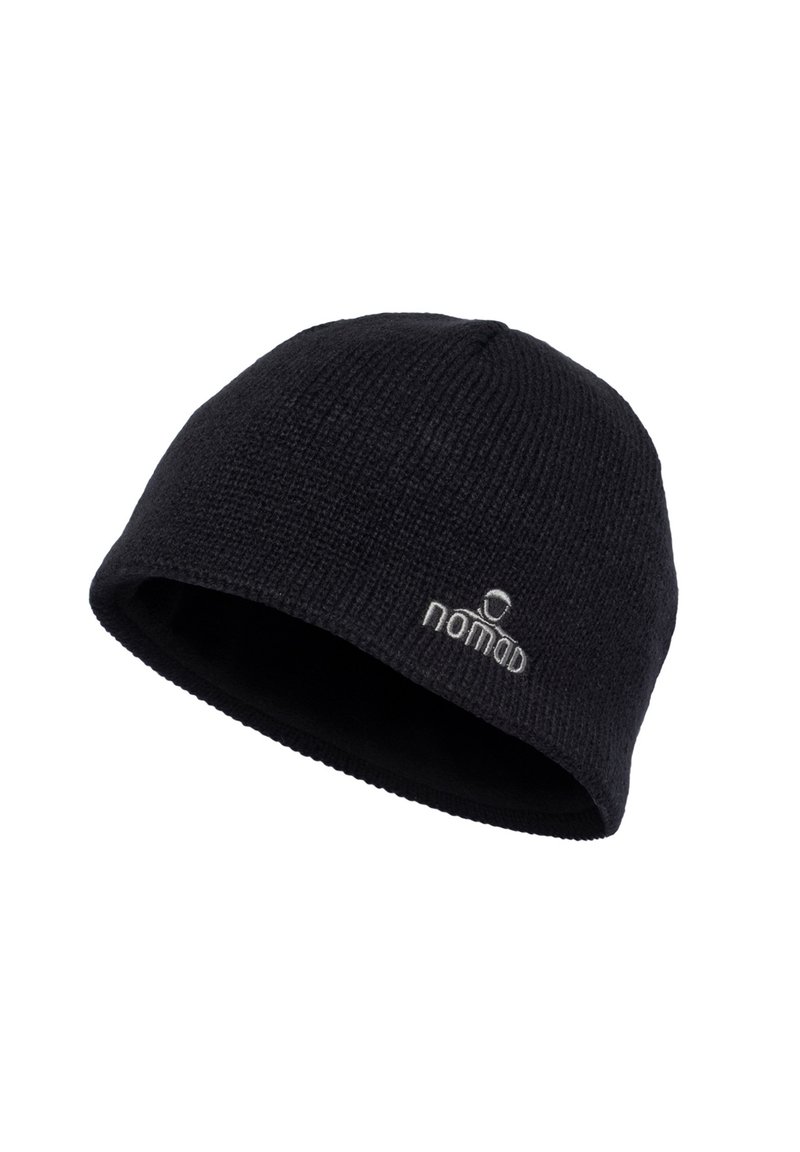 Zwarte gebreide beanie met een geribbelde structuur, voorzien van een klein grijs geborduurd logo aan de voorkant. Ontworpen voor warmte en comfort.