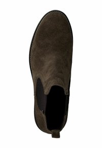Botín de ante marrón hasta el tobillo con paneles laterales elásticos, punta redondeada y tira de agarre para facilitar su puesta. Superficie texturizada y forro negro contrastante.