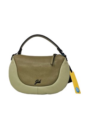 Piccola borsa in pelle bicolore beige e verde oliva con manico singolo, chiusura a zip e un'etichetta gialla del marchio attaccata.