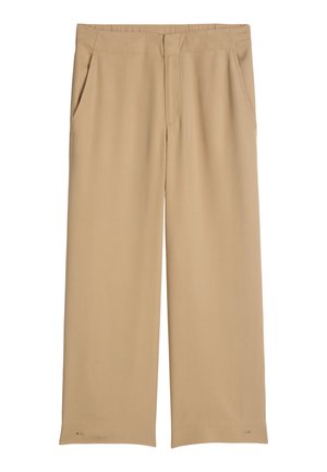 Beżowe spodnie o prostych nogawkach z bocznymi kieszeniami i płaskim pasem, wykonane z gładkiego, lekkiego materiału.