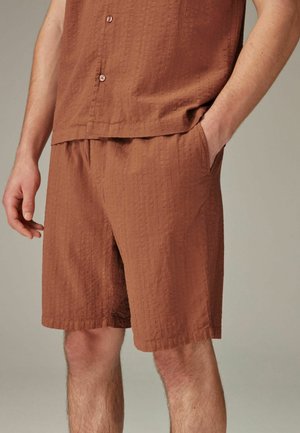 Short - brown