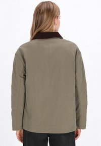 DreiMaster Jachetă de vară - olive