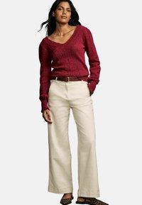 V-NECK - REGULAR FIT - Džemper - burgundy red