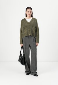 Vero Moda VMINGRID V-NECK  - Adīta jaka - grape leaf