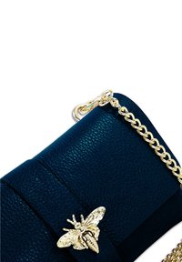 DrachenLeder TOSCANTO - Clutch - dunkelblau