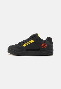 Globe TILT Skateschoenen black/sunset/zwart - Main Image