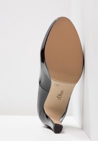 s.Oliver High heels - black