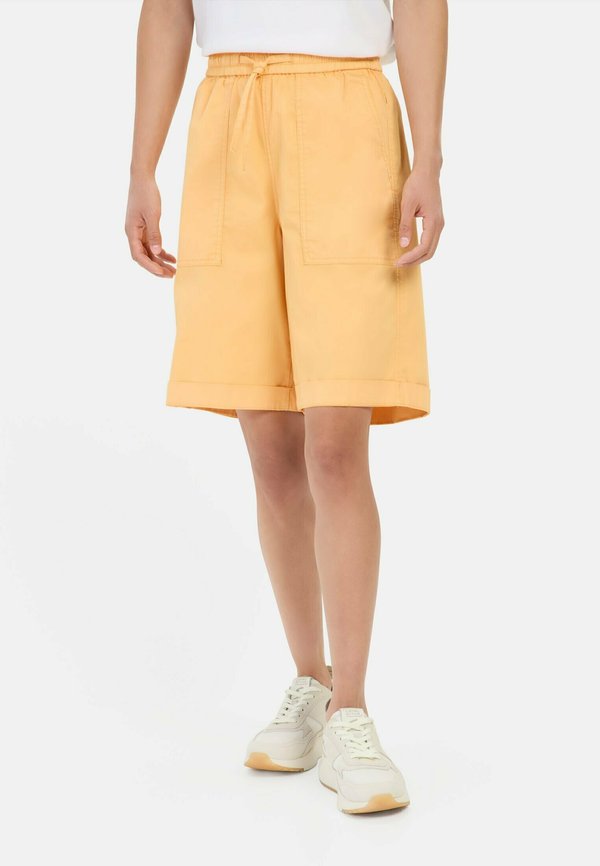 MIT ELASTISCHEM TUNNELZUG - Shorts - apricot