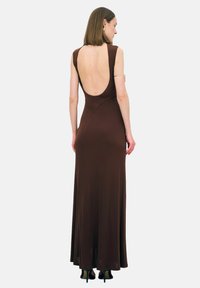 adL SLEEVELESS - Vestito lungo - brown