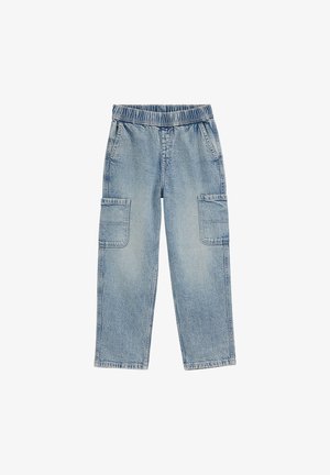 Pantalon cargo en denim bleu clair avec taille élastique et poches latérales, présenté à plat sur fond blanc.