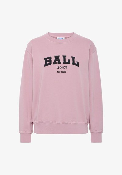 Svijetlo ružičasti dukserica s rebrastom teksturom, s crnim grafičkim printom "BALL 1974 THE JEANS" na prednjoj strani i rebrastim manžetama.