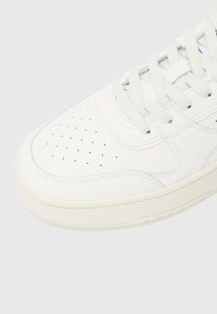 Thumbnail Image 6