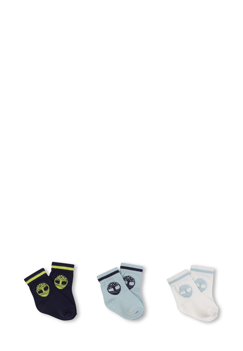 Set di tre paia di calze alla caviglia in navy, azzurro chiaro e bianco. Ogni paio presenta un logo ad albero e un bordo a coste di contrasto.
