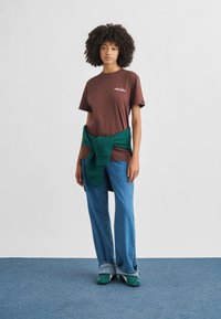 Ellesse TORCETTI TEE - Μπλουζάκι με στάμπα - chocolate brown