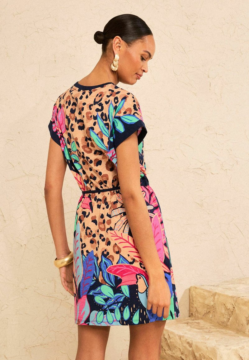 Robe Junior IZ Byer - Taille 9, Bleu Marine Et Rose/corail, Sans Manches, Neuve Avec étiquettes