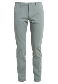 Pantaloni grigi chiari, slim-fit, realizzati in tessuto morbido. Presentano una chiusura frontale con bottone e due tasche laterali; texture liscia, design minimale.