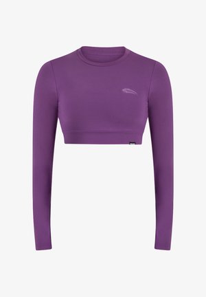Lila, langärmliges, kurzes Oberteil aus dehnbarem Stoff mit rundem Ausschnitt und kleinem Logo in Kontrastfarbe auf der Brust.