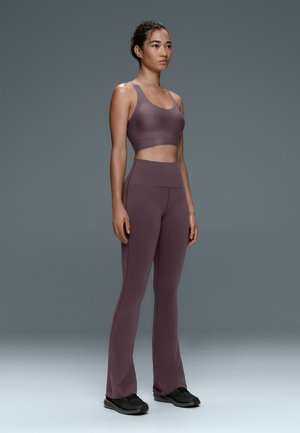 OYSHO, PERFECT-ADAPT HIGH-RISE FLARE TROUSERS - Legging (type pantalon) - purplish brown