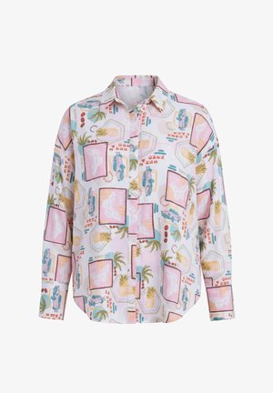 Langærmet skjorte med knapper, med mønstre af pink, turkis og beige vintagebiler, sommerfugle, ananas og palmer på hvidt stof.