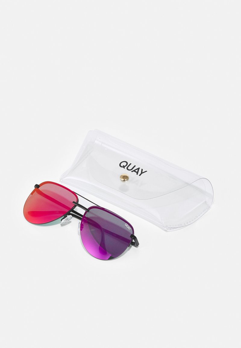 Quay Australia x Desi Perkins The Playa 126 Aviator Sunglasses Pink Mirror Lens QUAY - The Playa Sunglasses in Gold/Pink Mirror – Blond Genius main image 4