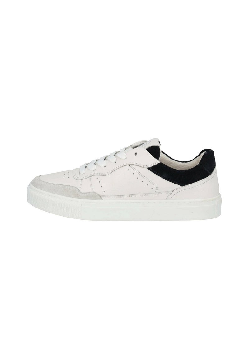 Vita lädersneakers med svarta mockadetaljer, rund tå, perforerat mönster på sidorna och en platt vit gummisula.