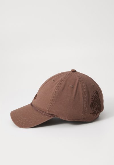Casquette de baseball en coton marron avec une visière courbée, design brodé sur le côté et œillets de ventilation. Dotée d'une sangle réglable à l'arrière.