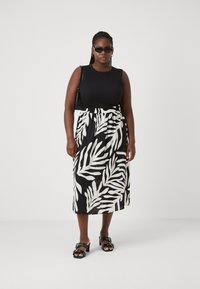 ONLY Carmakoma CARLUX LIFE SKIRT - A-vonalú szoknya - black/white