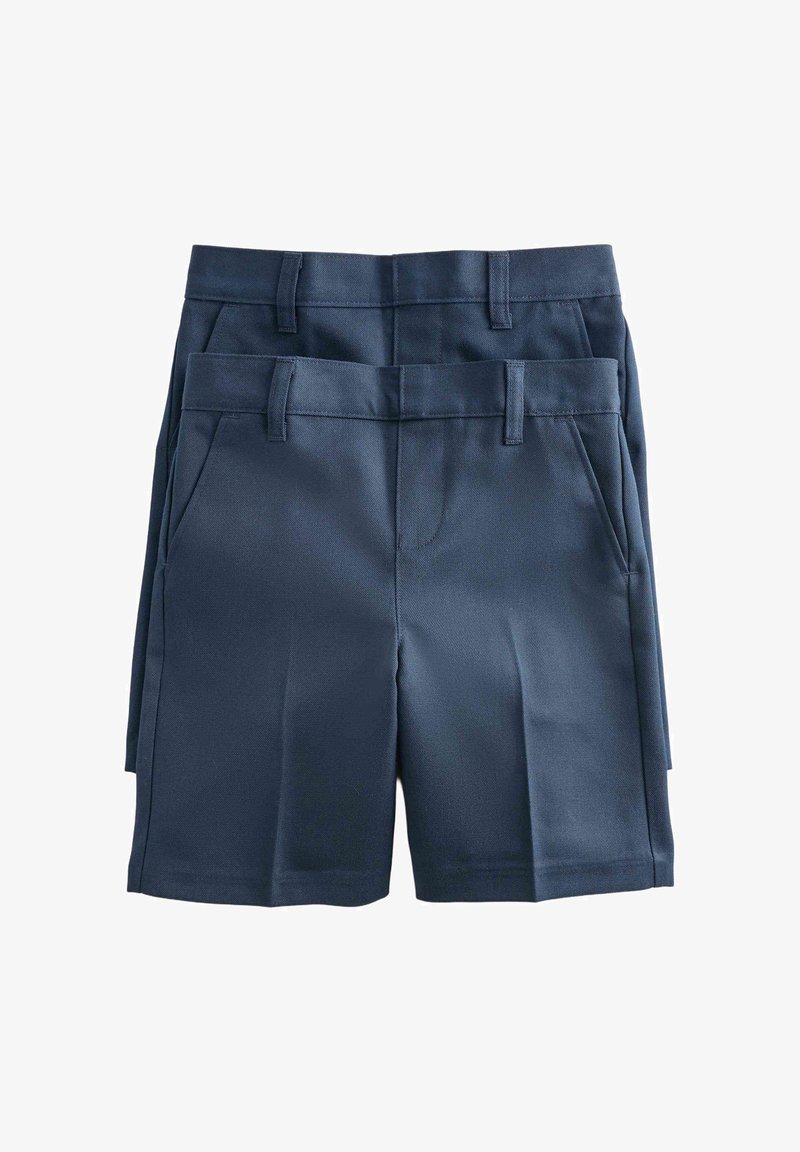 Zwei Paare marineblaue knielange Shorts mit Gürtelschlaufen und Fronttaschen, hintereinander auf einem weißen Hintergrund gestapelt.