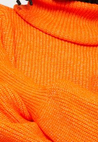 Colourful Rebel Sweter