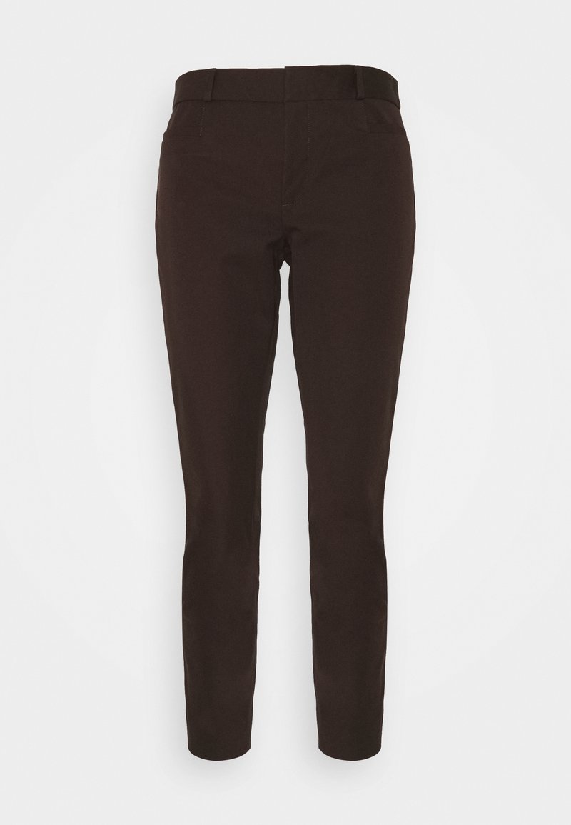 Hnědé kalhoty na míru s hladkým materiálem, slim fit a standardním pasem. Disponují poutky na opasek a dvěma předními kapsami, bez dalších detailů.